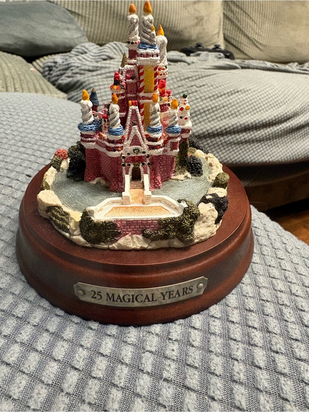 MINT Vintage The Art of Disney WDW 25th Anniversary Birthday Cake Castle 1997
